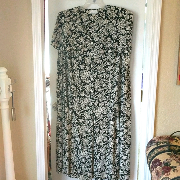 Liz Claiborne Dresses & Skirts - 😊2/$12 Vintage Elizabeth Dress